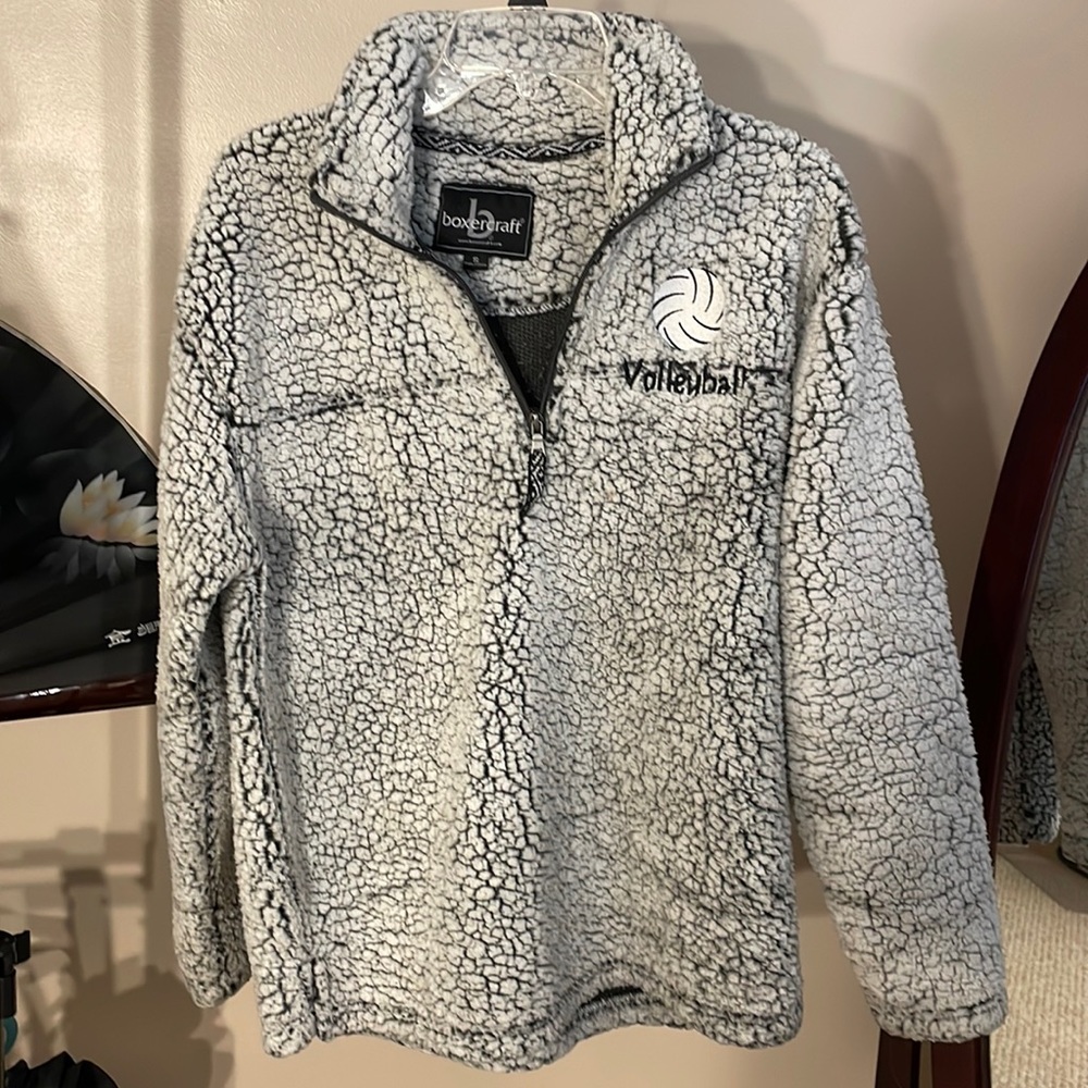 boxercraft Women's Gray & Black Sherpa Volleyball Pullover